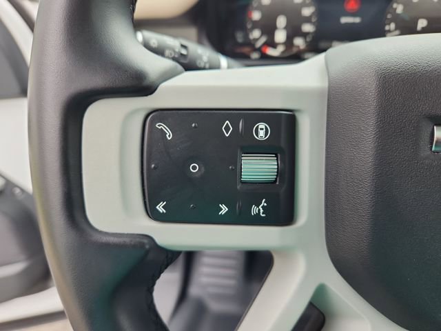 Used 2024 Land Rover Defender 110 X-Dynamic SE AWD/4WD image 17