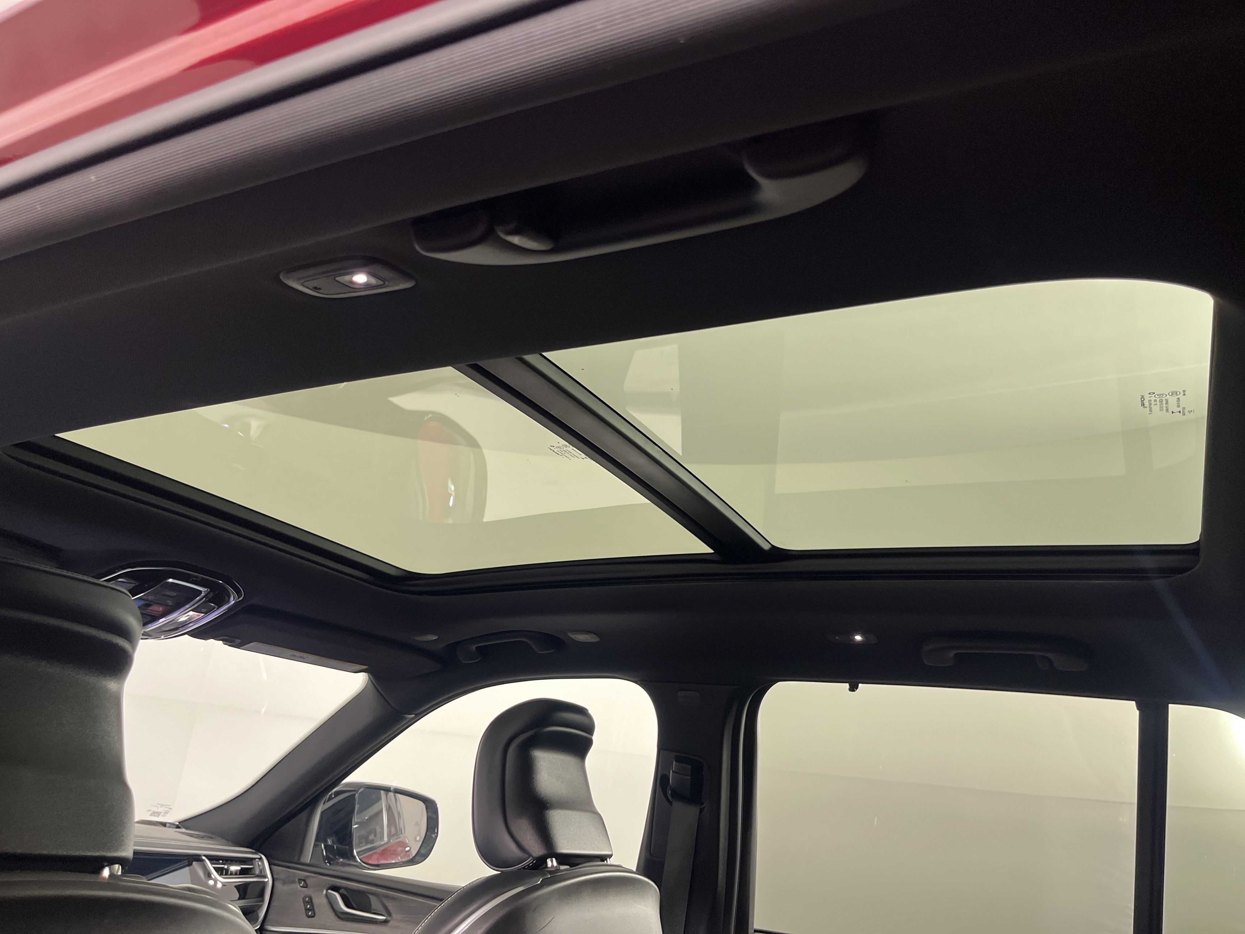 Used 2023 Jeep Grand Cherokee Overland w/ Advanced Protech Group III image 17