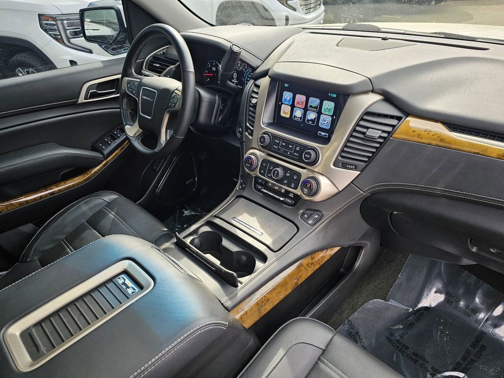 Used 2017 GMC Yukon Denali image 10