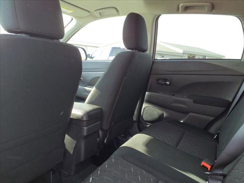 Used 2024 Mitsubishi Outlander Sport ES image 12