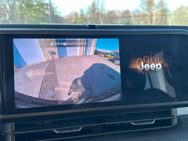 Used 2025 Jeep Wrangler Sport S image 32