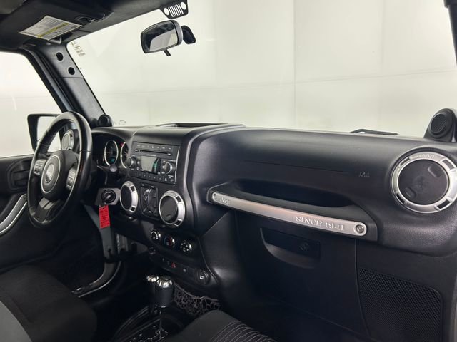 Used 2012 Jeep Wrangler Unlimited Sahara w/ Connectivity Group image 30