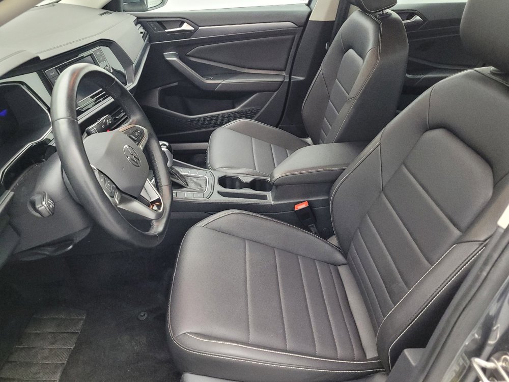 Used 2024 Volkswagen Jetta SE image 17