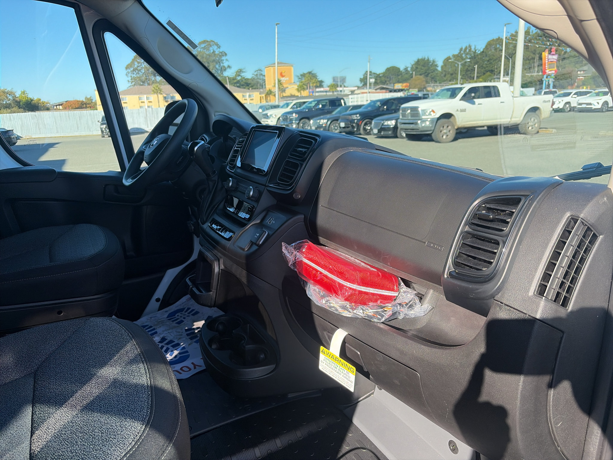 New 2026 RAM ProMaster 2500 w/ Convenience Group FWD image 17