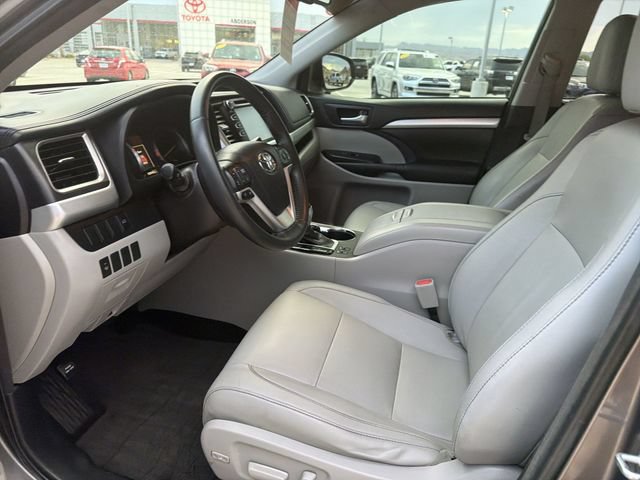 Used 2015 Toyota Highlander XLE AWD/4WD image 26