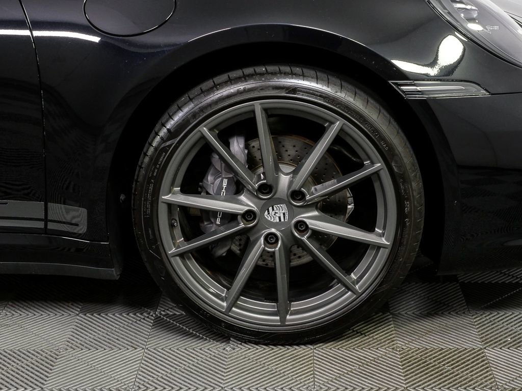 Used 2024 Porsche 911 Carrera T RWD image 37