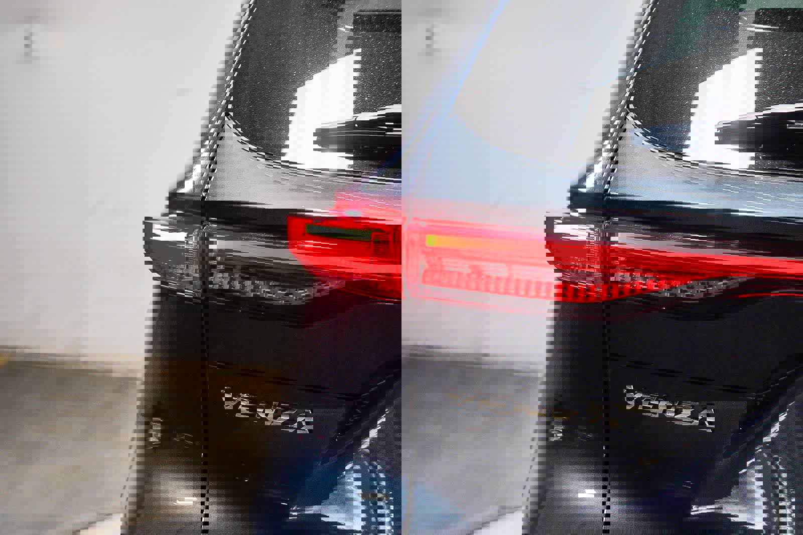 Certified 2024 Toyota Venza Limited image 7