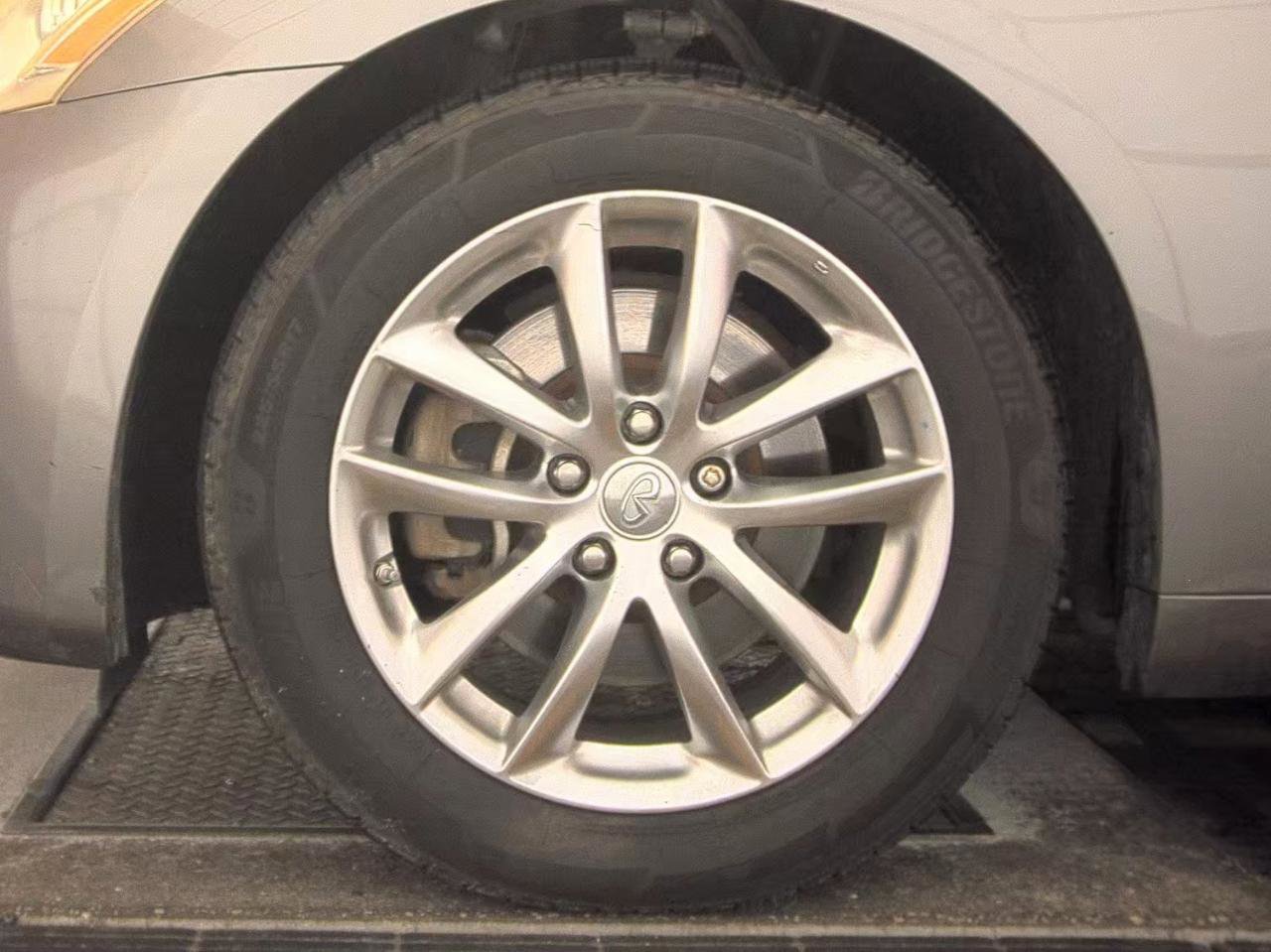 Used 2009 INFINITI G37 Journey w/ Premium Pkg image 9