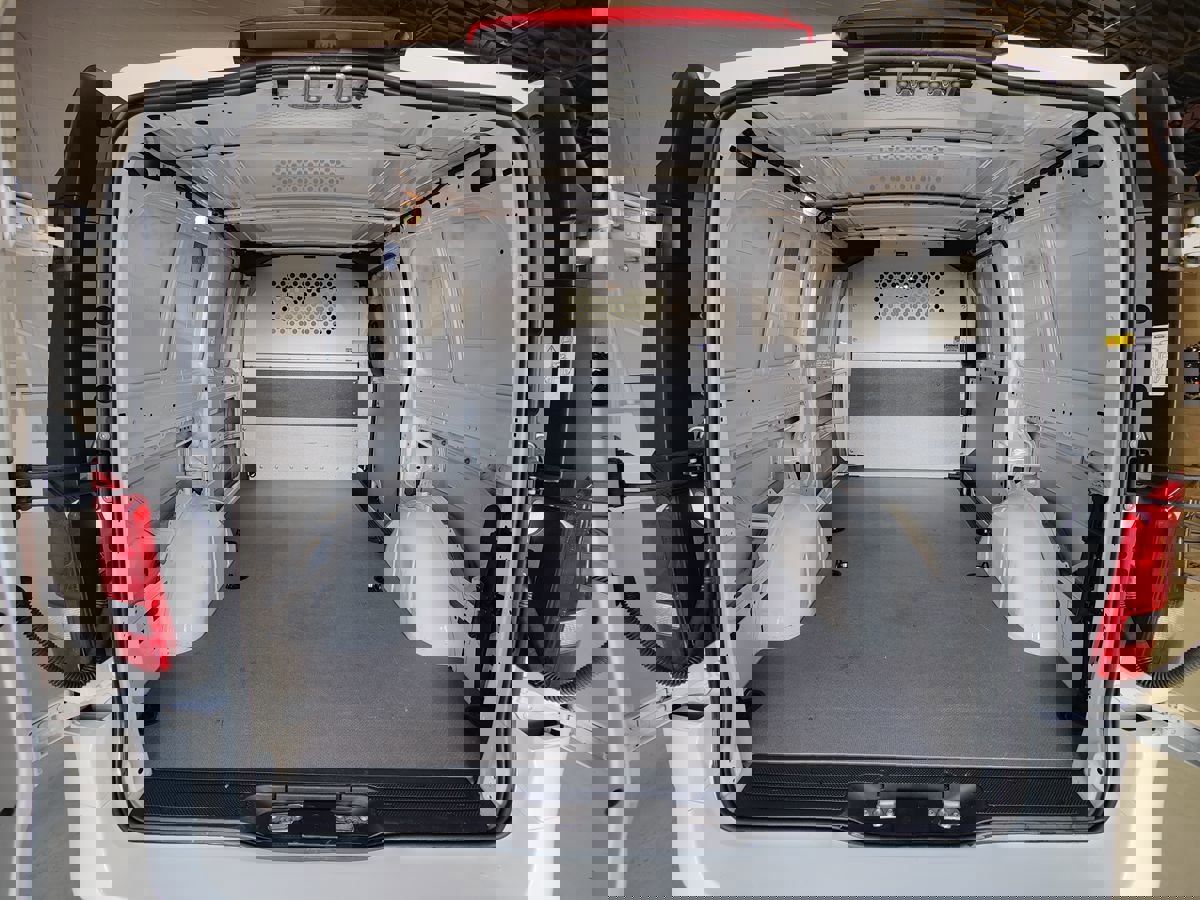 Used 2023 Mercedes-Benz Metris image 7