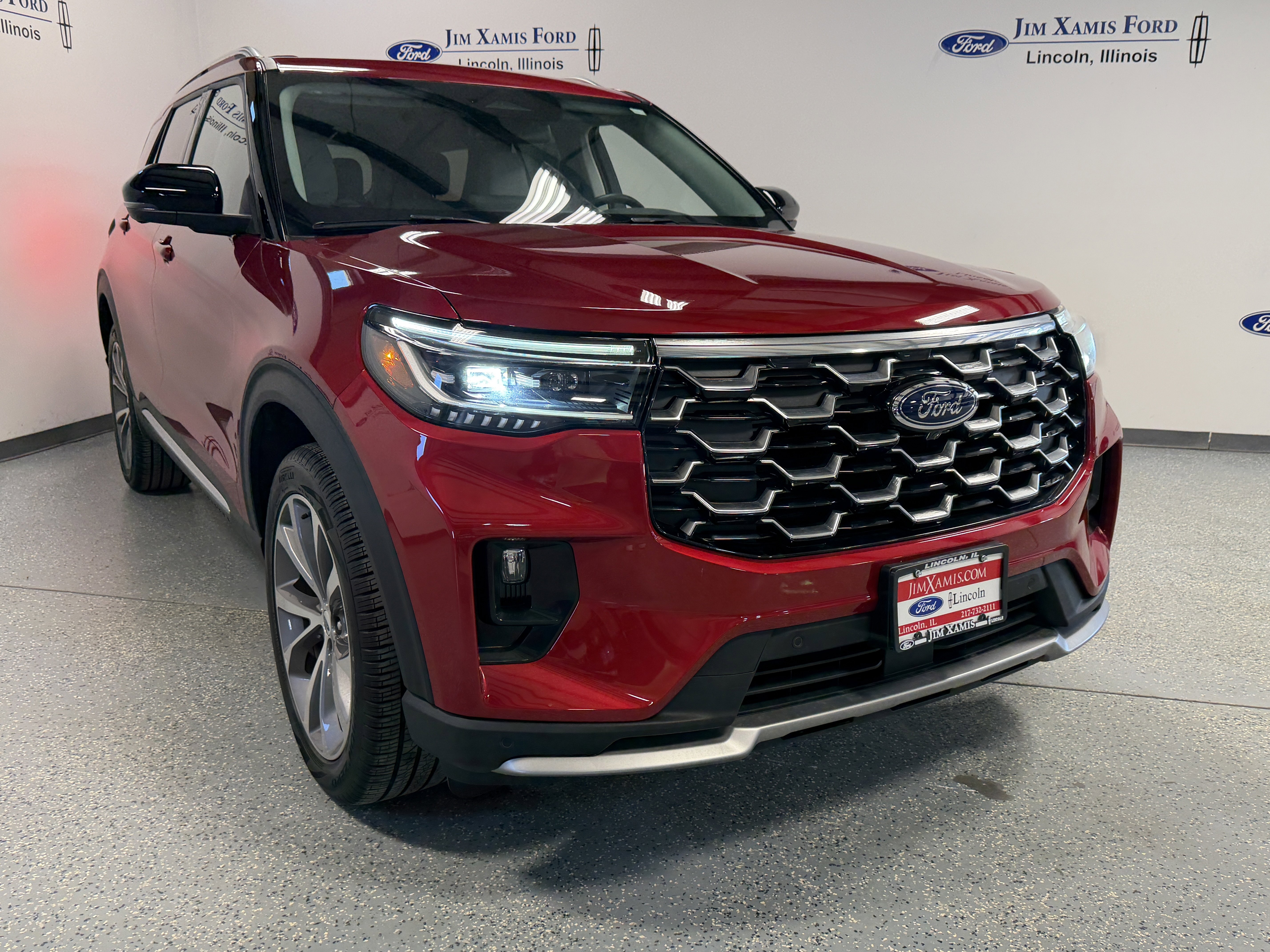 Used 2025 Ford Explorer Platinum w/ Ultimate Package AWD/4WD image 35