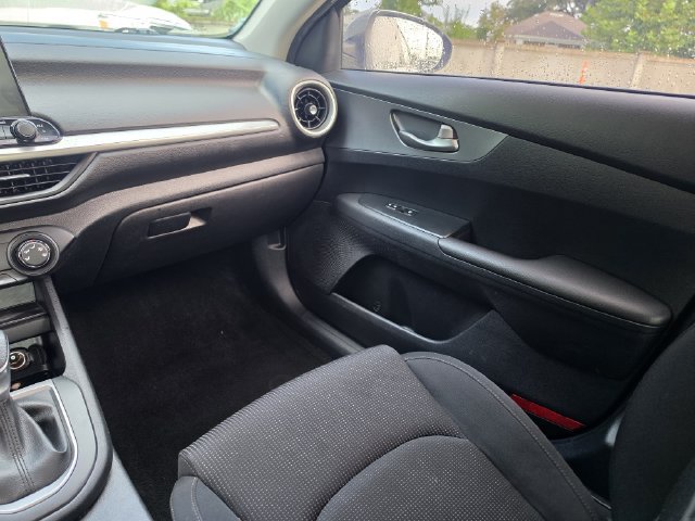 Used 2020 Kia Forte LXS FWD image 9