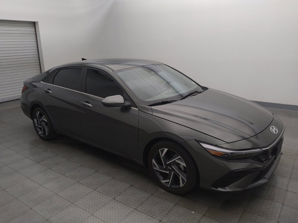 Used 2025 Hyundai Elantra SEL FWD image 11