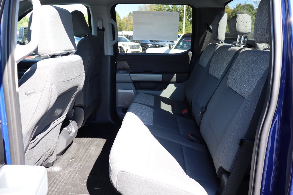 New 2026 Ford F250 XLT w/ XLT Premium Package AWD/4WD image 11