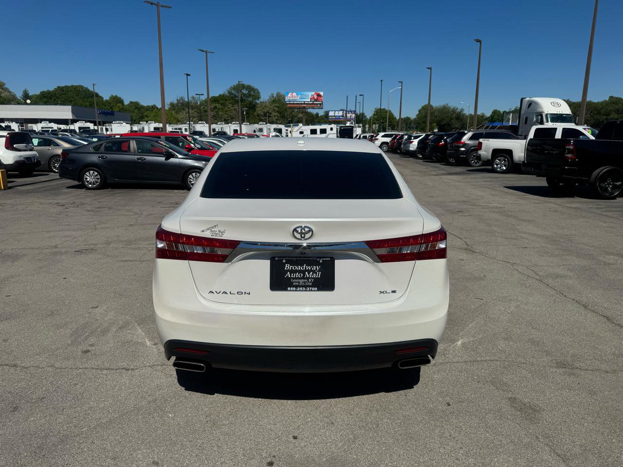 Used 2013 Toyota Avalon XLE Touring image 4