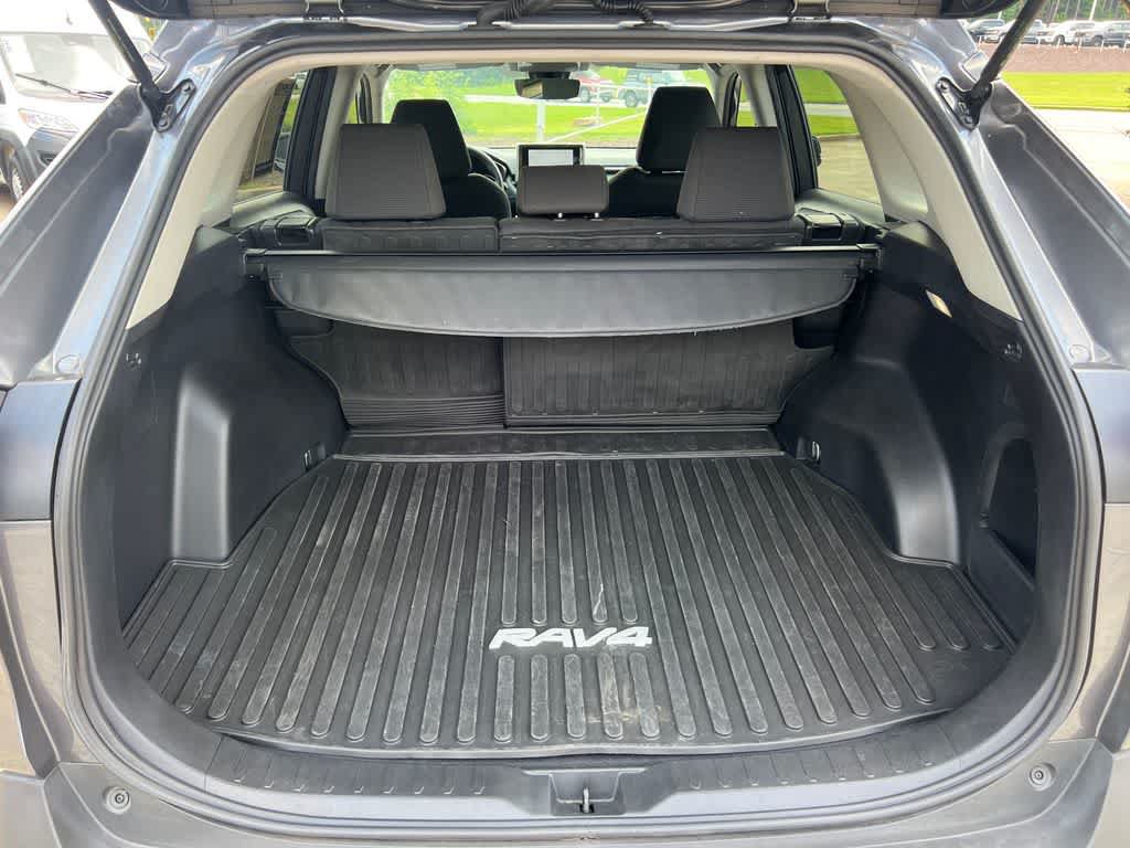Used 2024 Toyota RAV4 LE AWD/4WD image 18