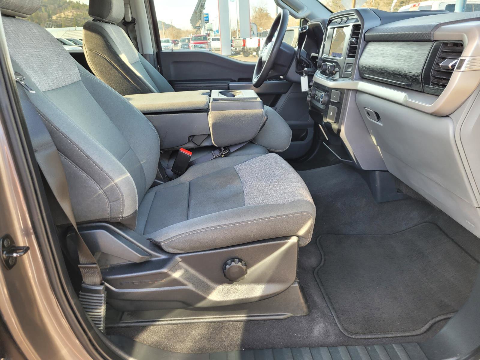 Used 2023 Ford F150 XLT w/ Trailer Tow Package image 19