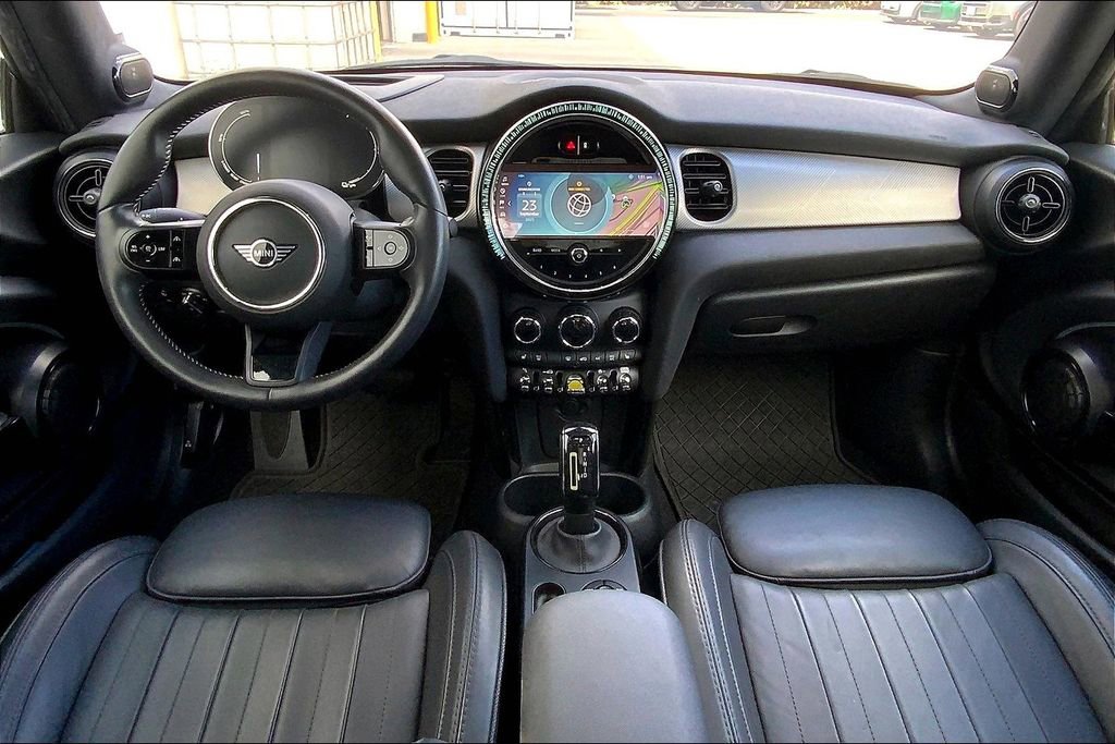 Certified 2024 MINI Cooper SE image 15