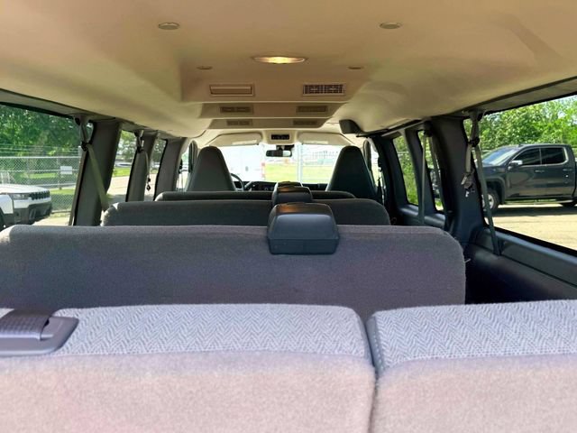 Used 2025 Chevrolet Express 3500 LT w/ LT Preferred Equipment Group RWD image 11