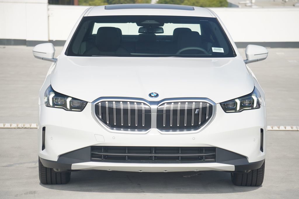 Used 2026 BMW i5 eDrive40 image 2