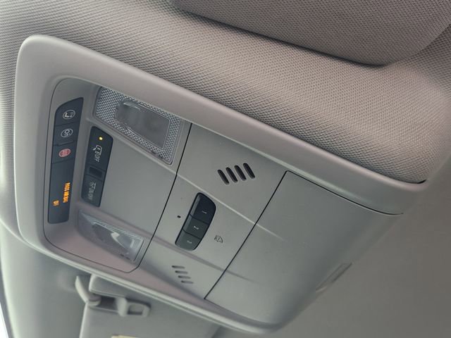 Used 2019 Chevrolet Equinox LT FWD image 25