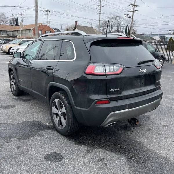 Used 2019 Jeep Cherokee Limited image 3