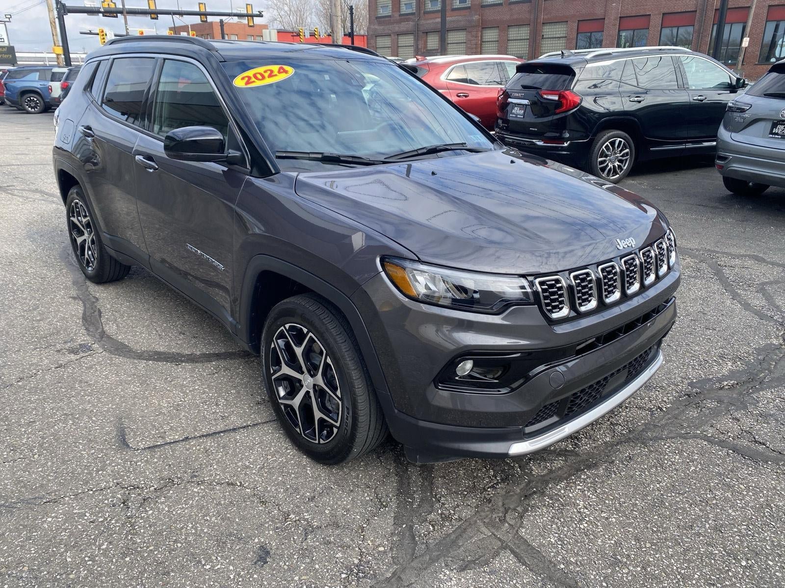 Used 2024 Jeep Compass Limited image 13