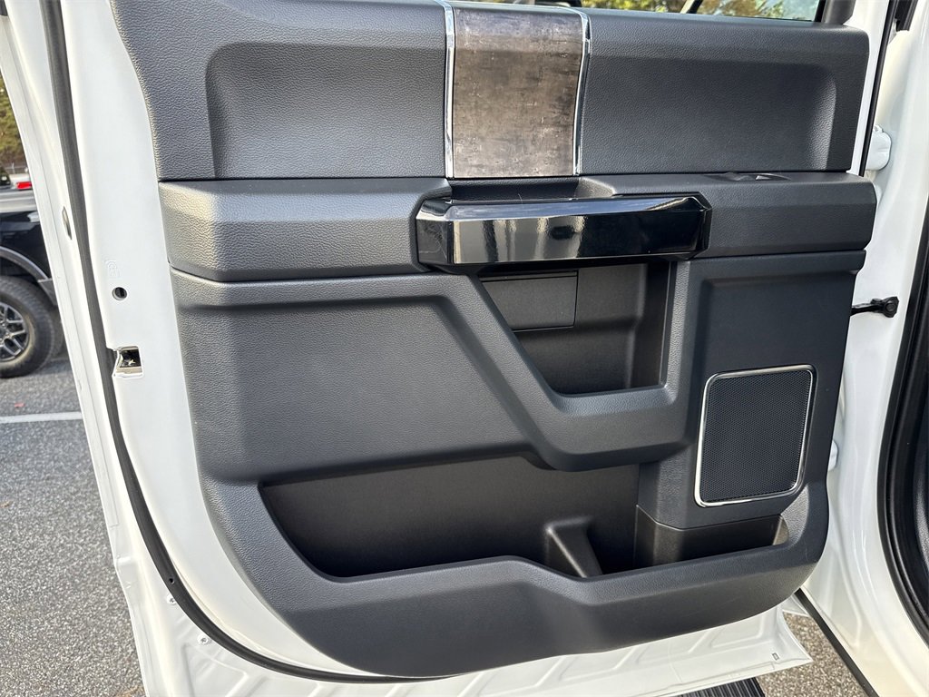 Used 2022 Ford F250 Lariat w/ Black Appearance Package image 24