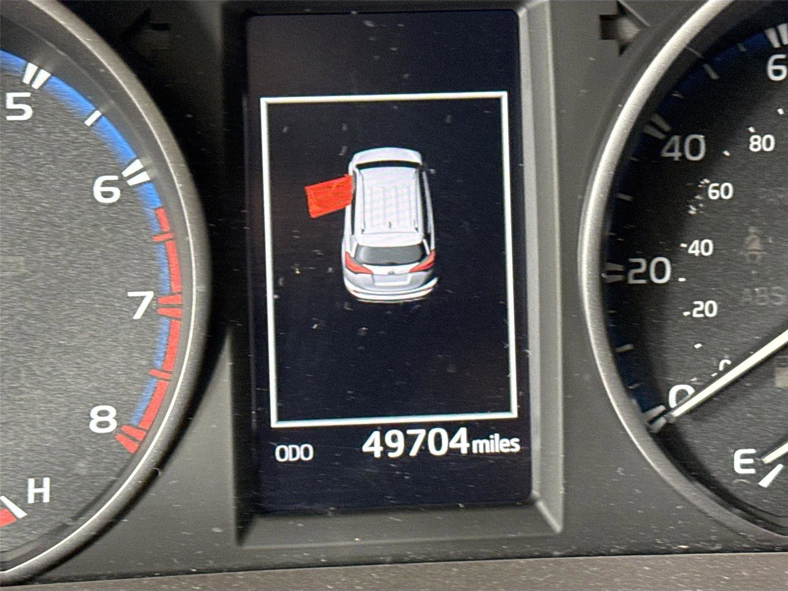 Used 2018 Toyota RAV4 LE image 14