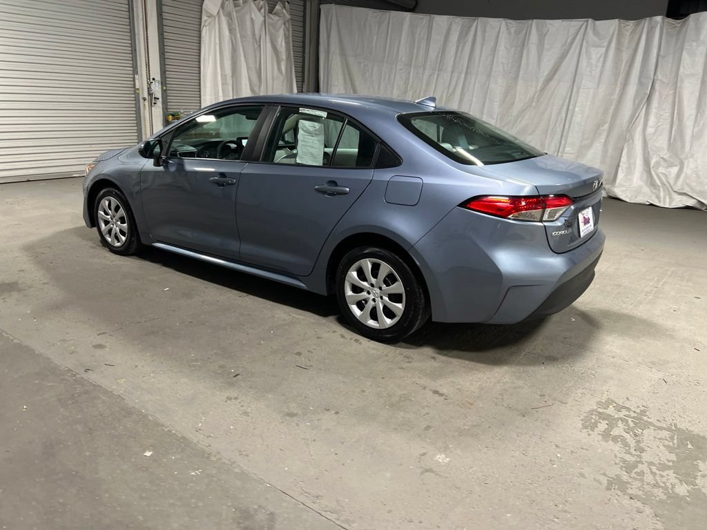 Used 2024 Toyota Corolla LE FWD image 5