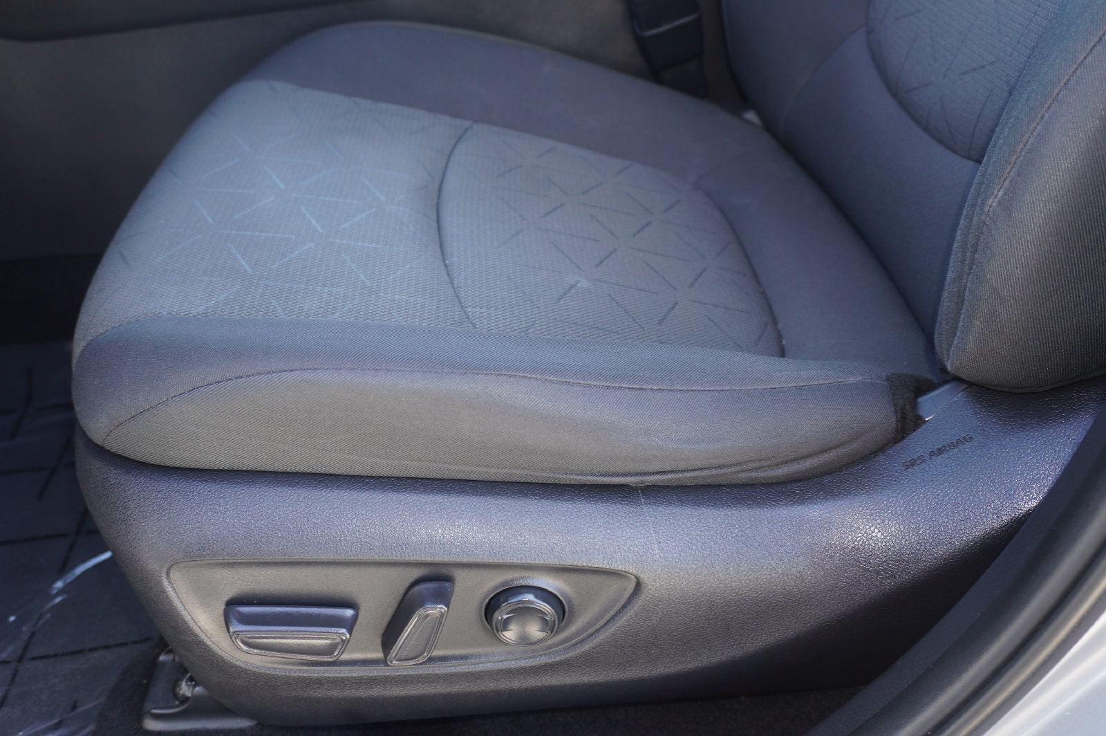 Used 2021 Toyota RAV4 XLE FWD image 13