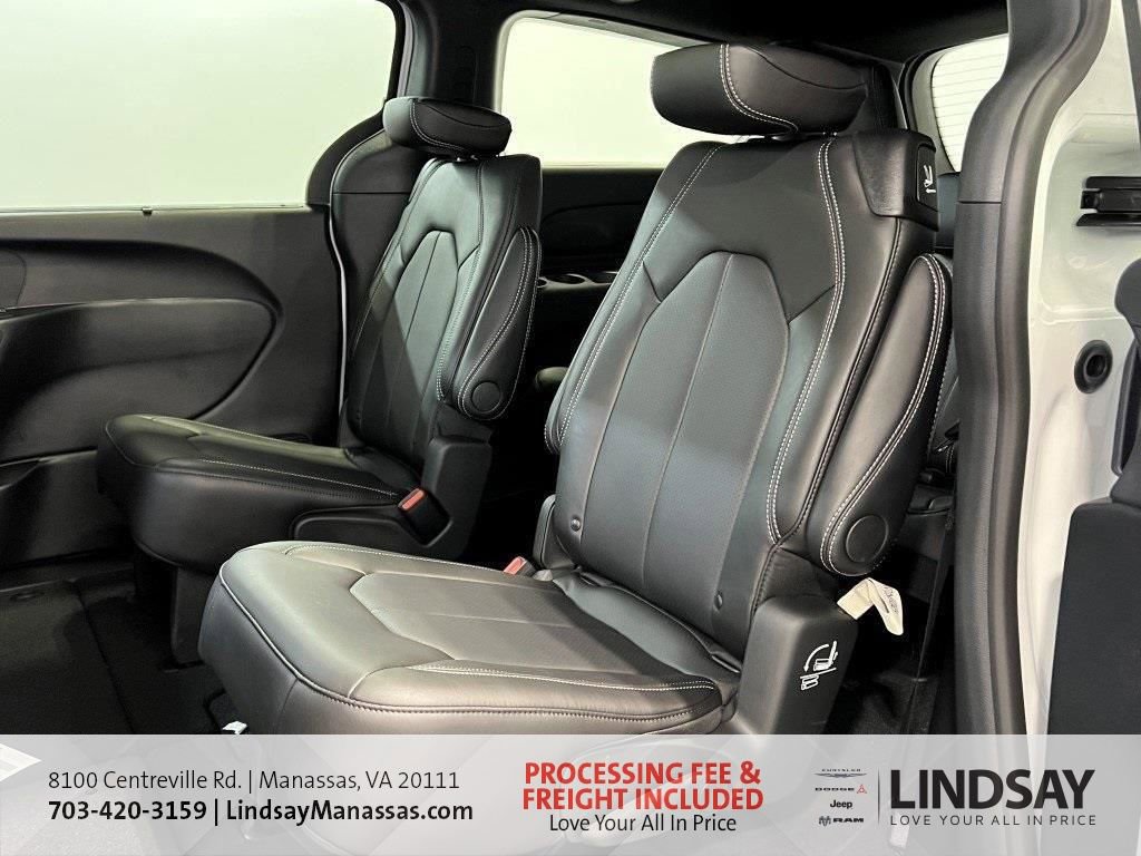 New 2026 Chrysler Pacifica Select FWD image 12