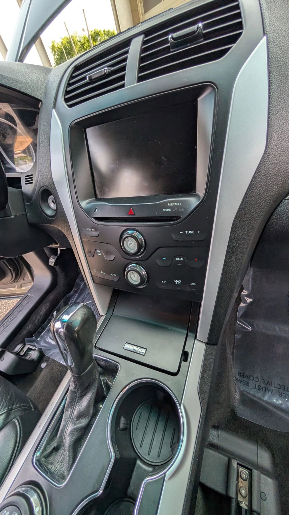 Used 2015 Ford Explorer XLT w/ Equipment Group 202A image 19