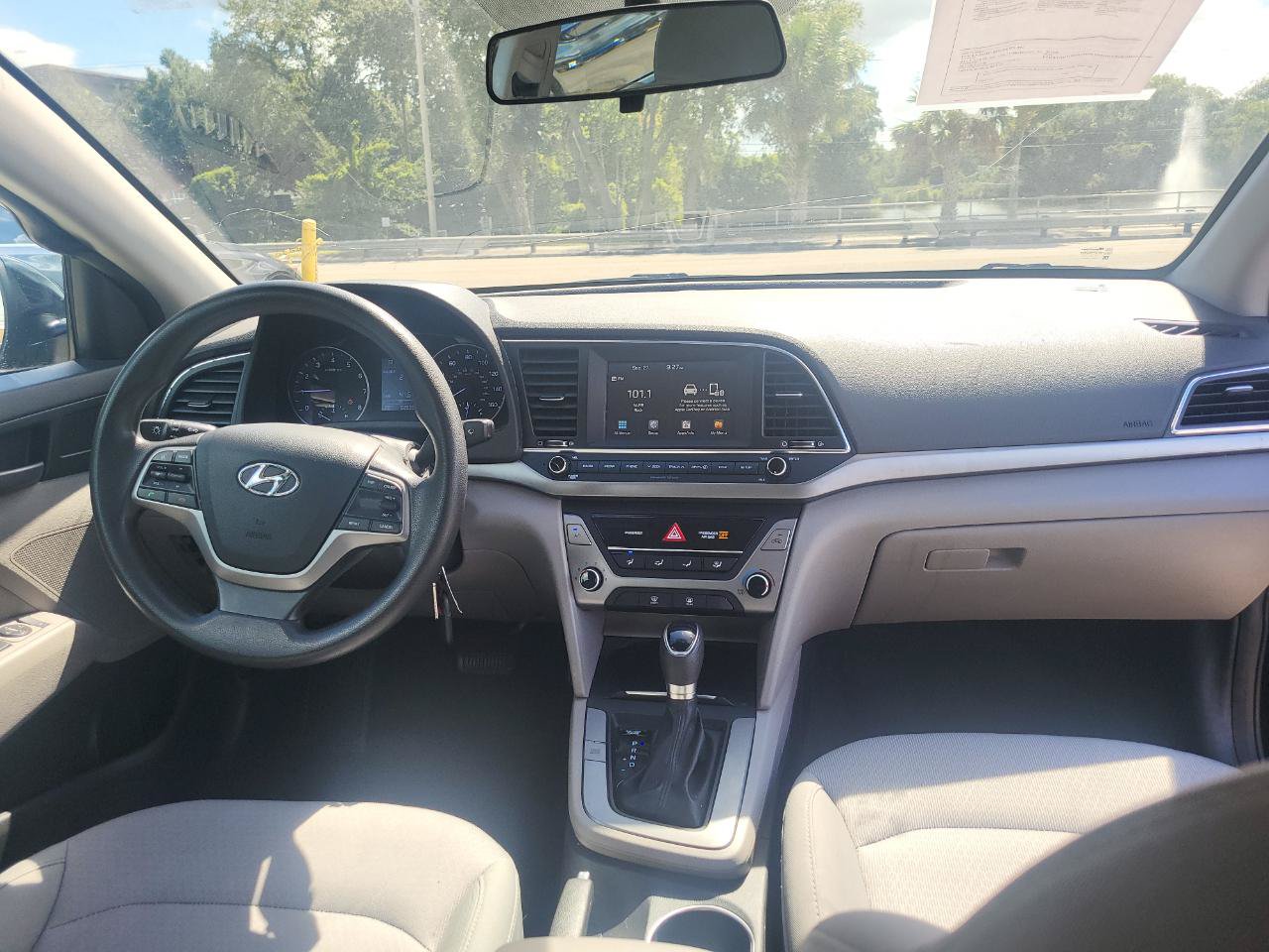 Used 2017 Hyundai Elantra SE FWD image 36