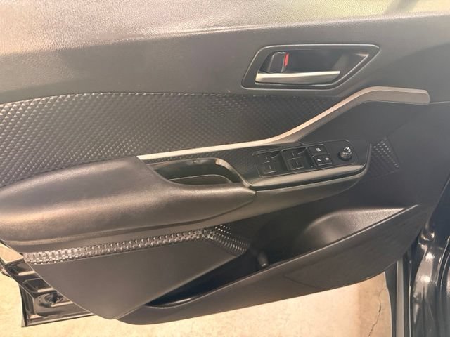 Used 2020 Toyota C-HR LE FWD image 9