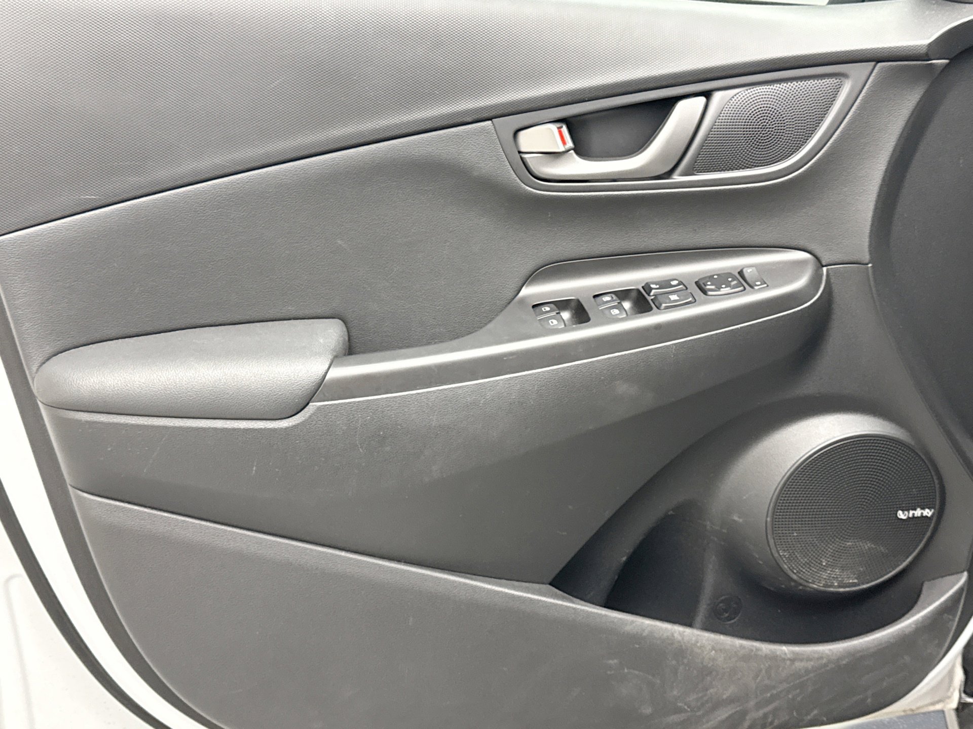 Used 2019 Hyundai Kona Ultimate AWD/4WD image 6