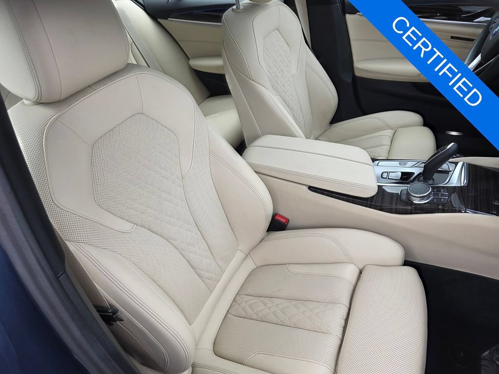 Used 2023 BMW 530e w/ Premium Package RWD image 29