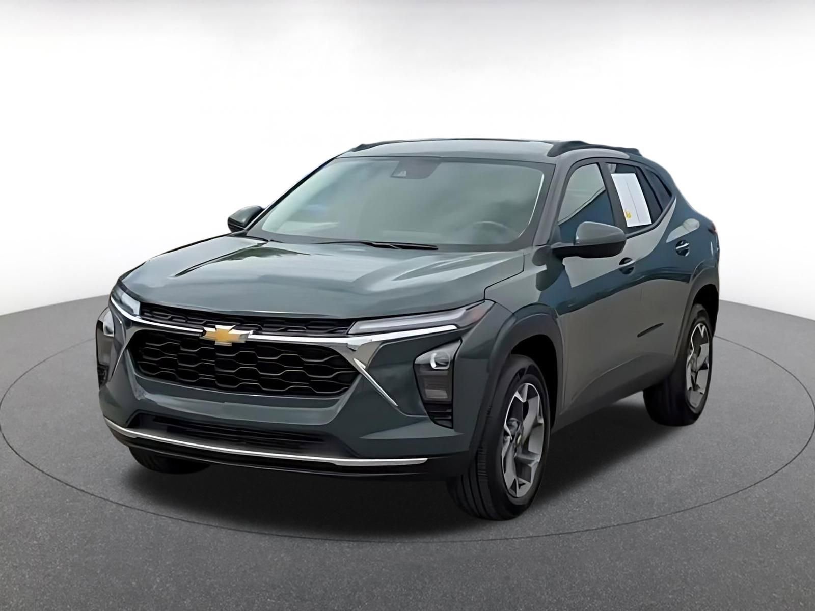 Used 2025 Chevrolet Trax LT w/ LT Convenience Package FWD image 7