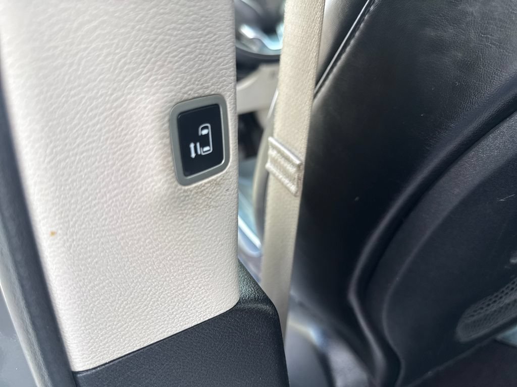 Used 2022 Chrysler Pacifica Limited FWD image 18