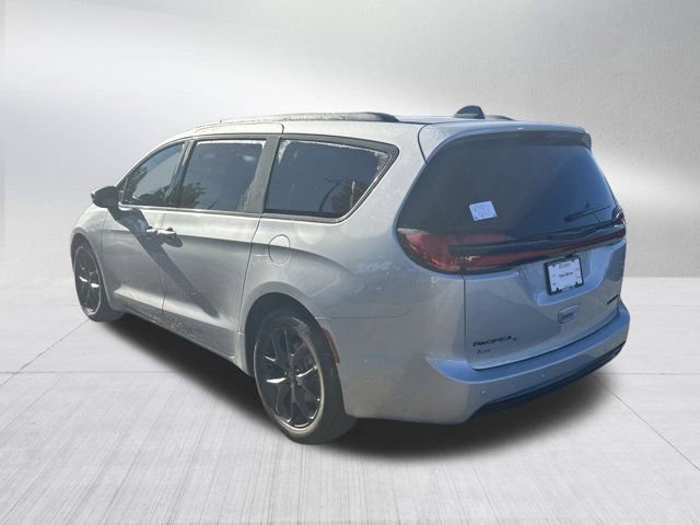 New 2026 Chrysler Pacifica Limited image 7