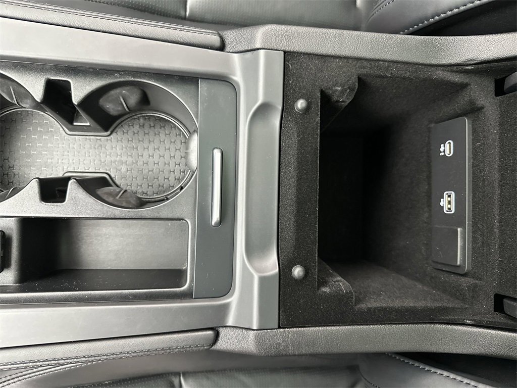 Used 2023 Jaguar F-PACE SVR image 21