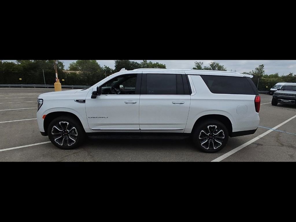 Used 2024 GMC Yukon XL Denali w/ Max Trailering Package AWD/4WD image 9