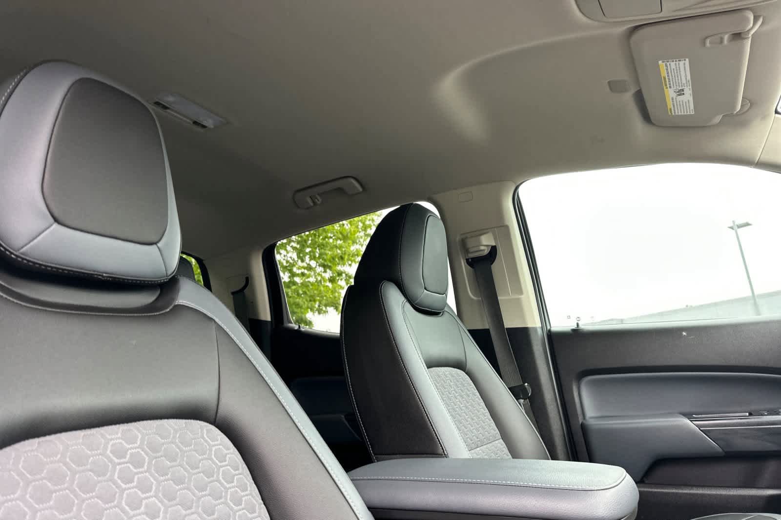Used 2019 Chevrolet Colorado Z71 AWD/4WD image 16