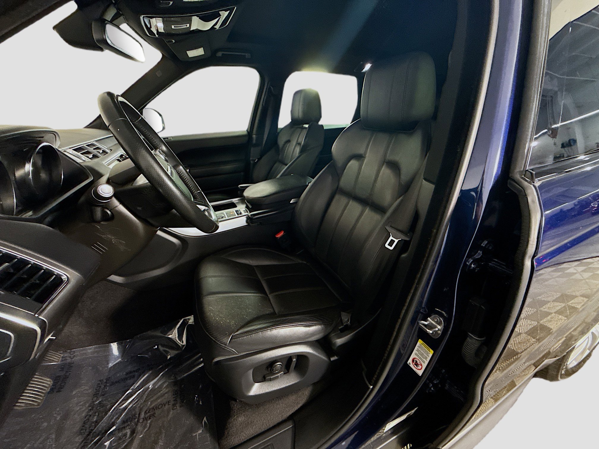 Used 2016 Land Rover Range Rover Sport SE image 22