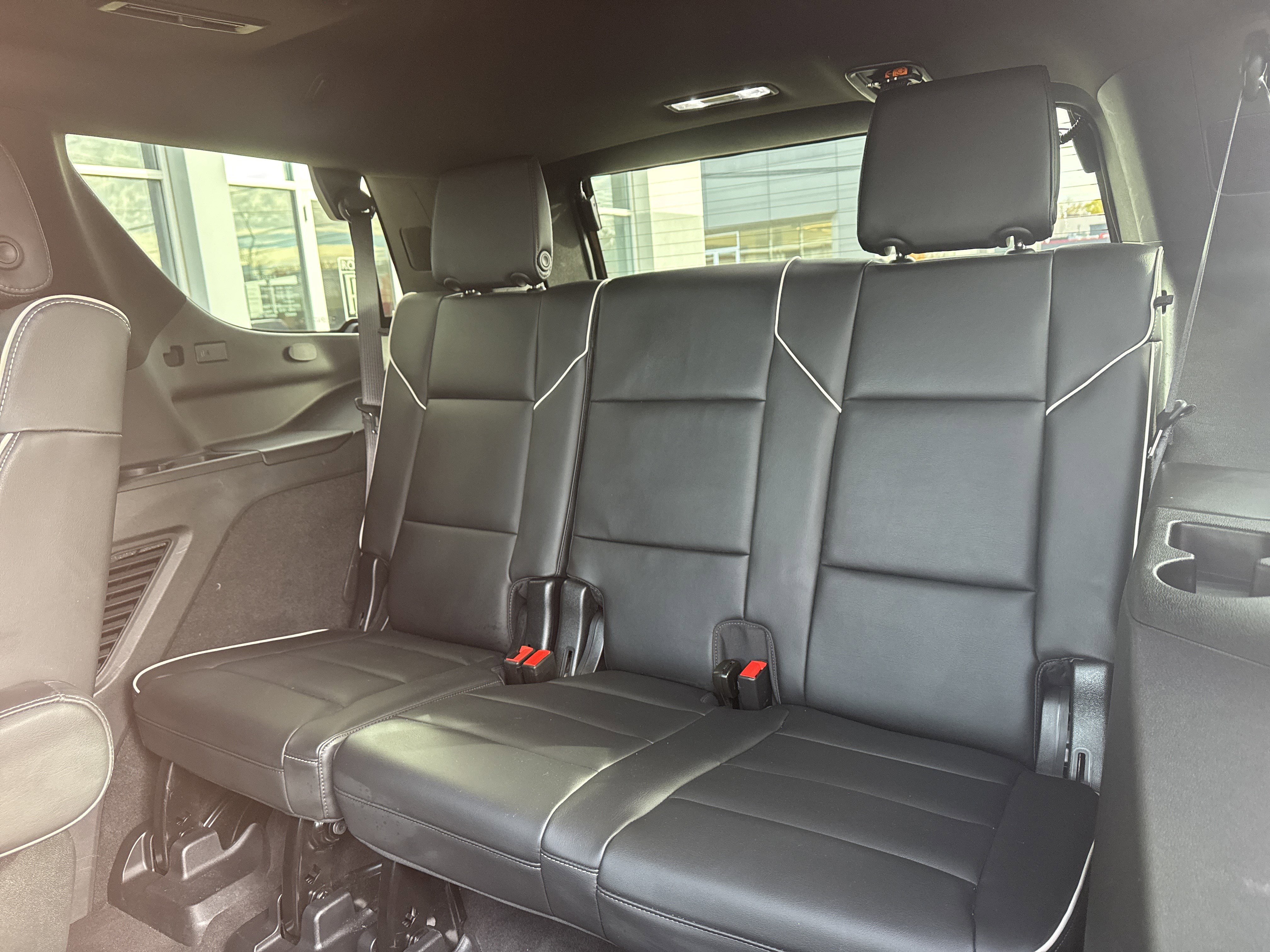 Used 2023 Cadillac Escalade Premium Luxury image 27