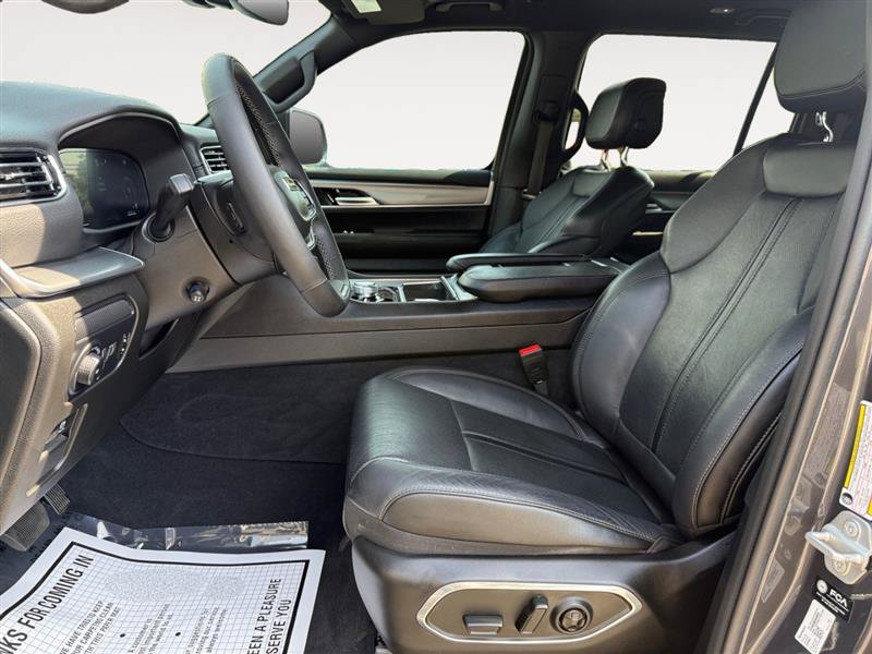 Used 2024 Jeep Wagoneer Series II AWD/4WD image 10