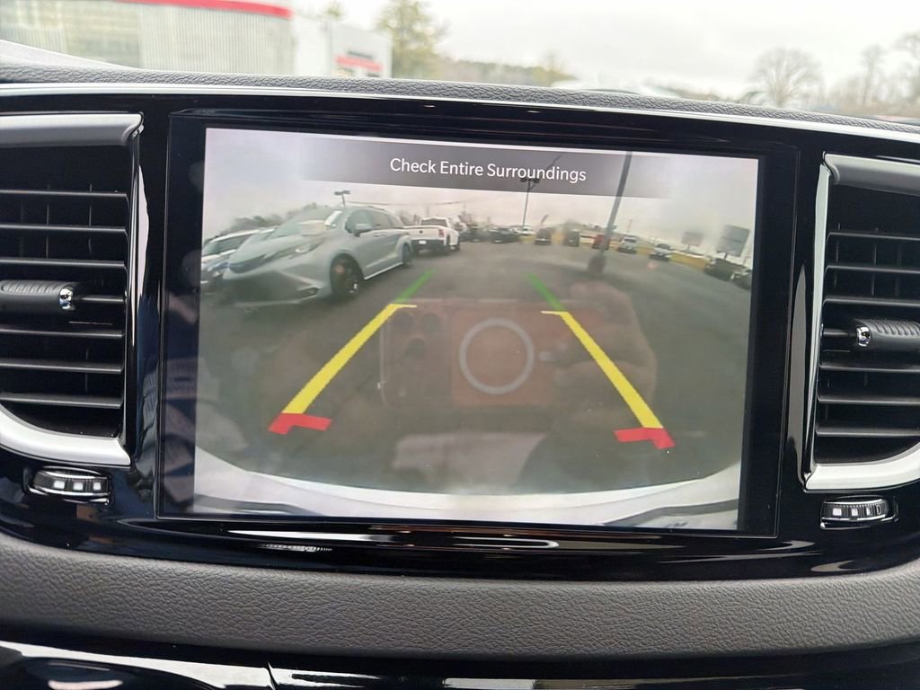 Used 2025 Chrysler Voyager LX FWD image 23