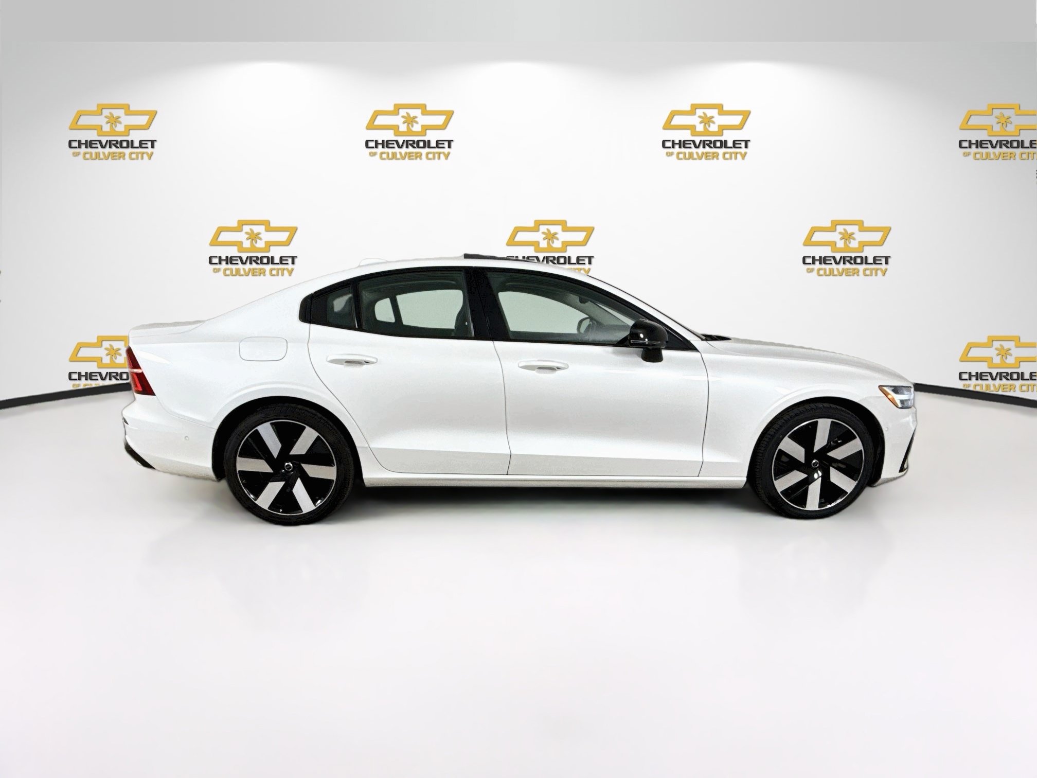 Used 2024 Volvo S60 T8 Plus w/ Climate Package AWD/4WD image 9