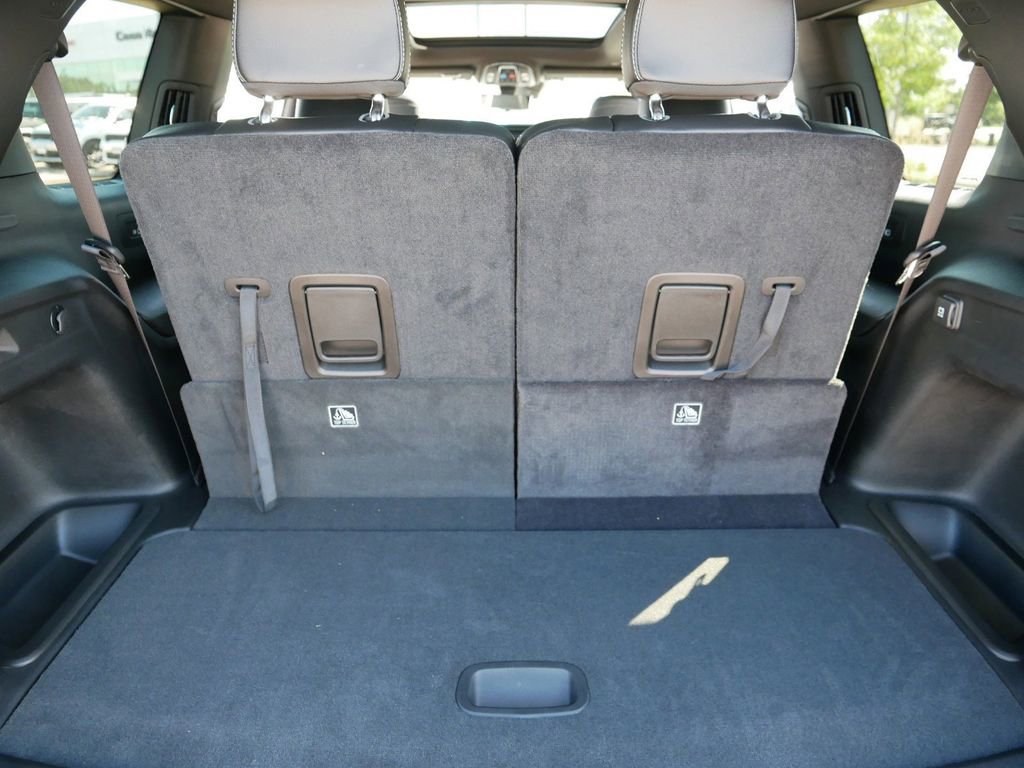 Certified 2025 Jeep Grand Cherokee L Limited w/ Luxury Tech Group II image 31