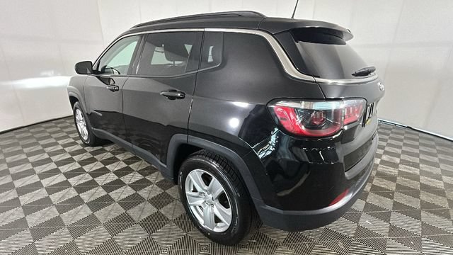 Used 2022 Jeep Compass Latitude FWD image 4