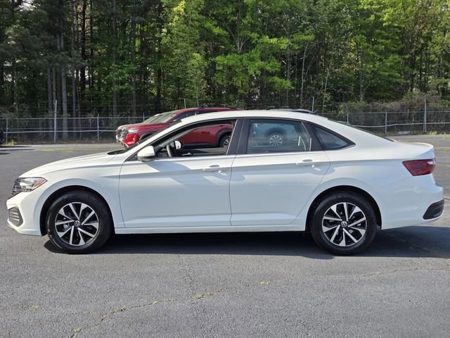 Used 2022 Volkswagen Jetta S image 2